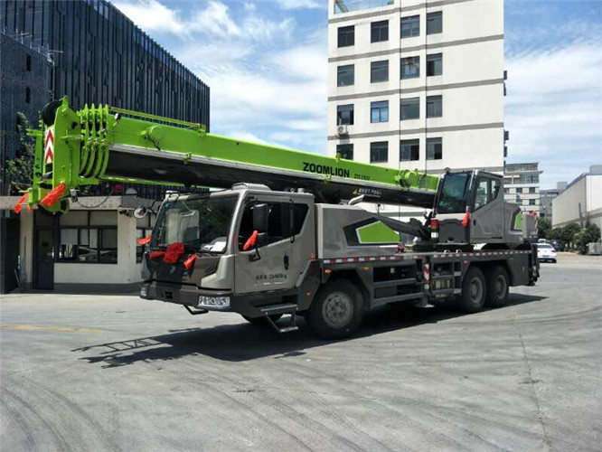 平利县跨街广告牌的高空安装注意事项